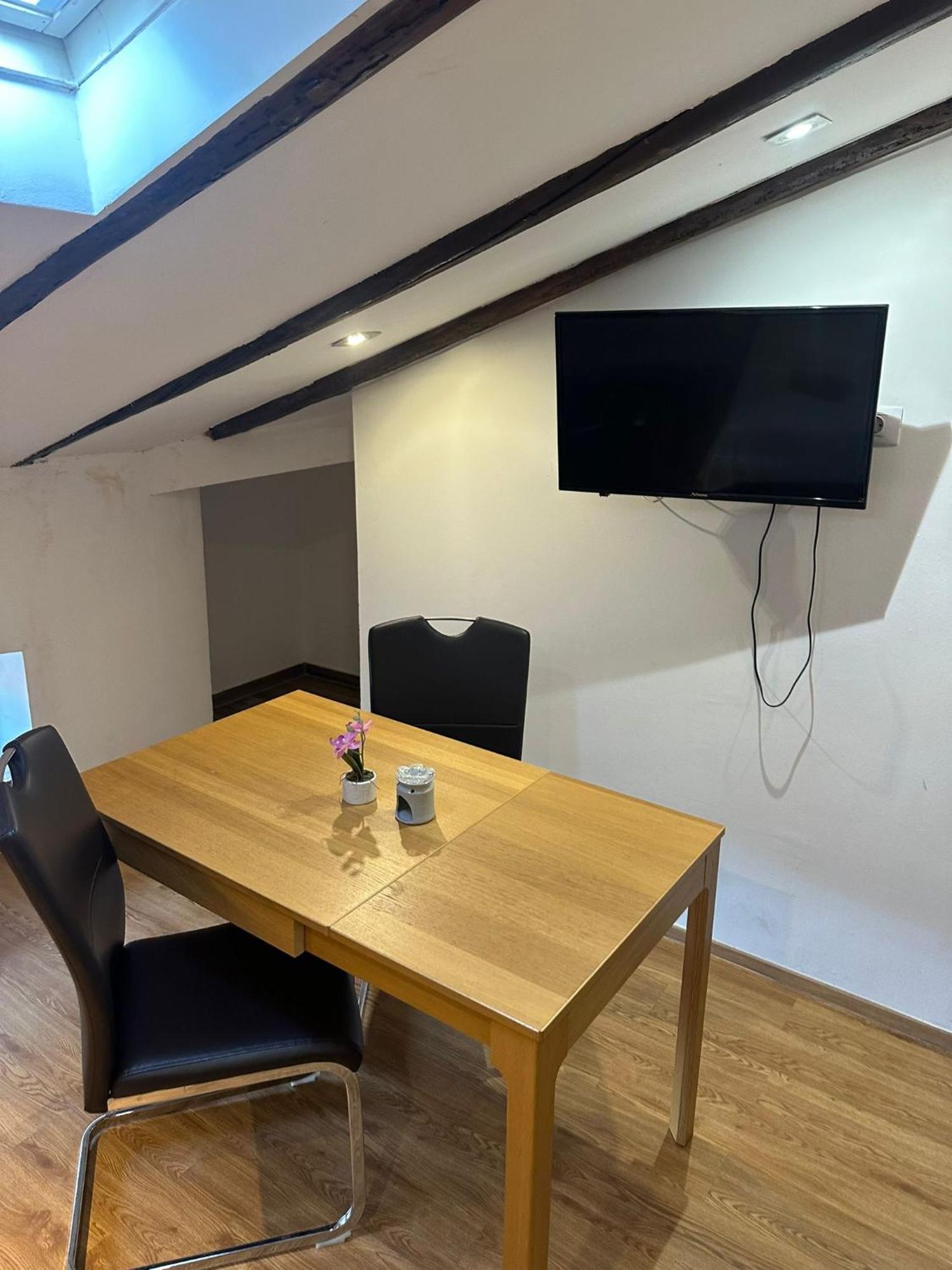 Apartment In The Heart Of Пула Екстериор снимка