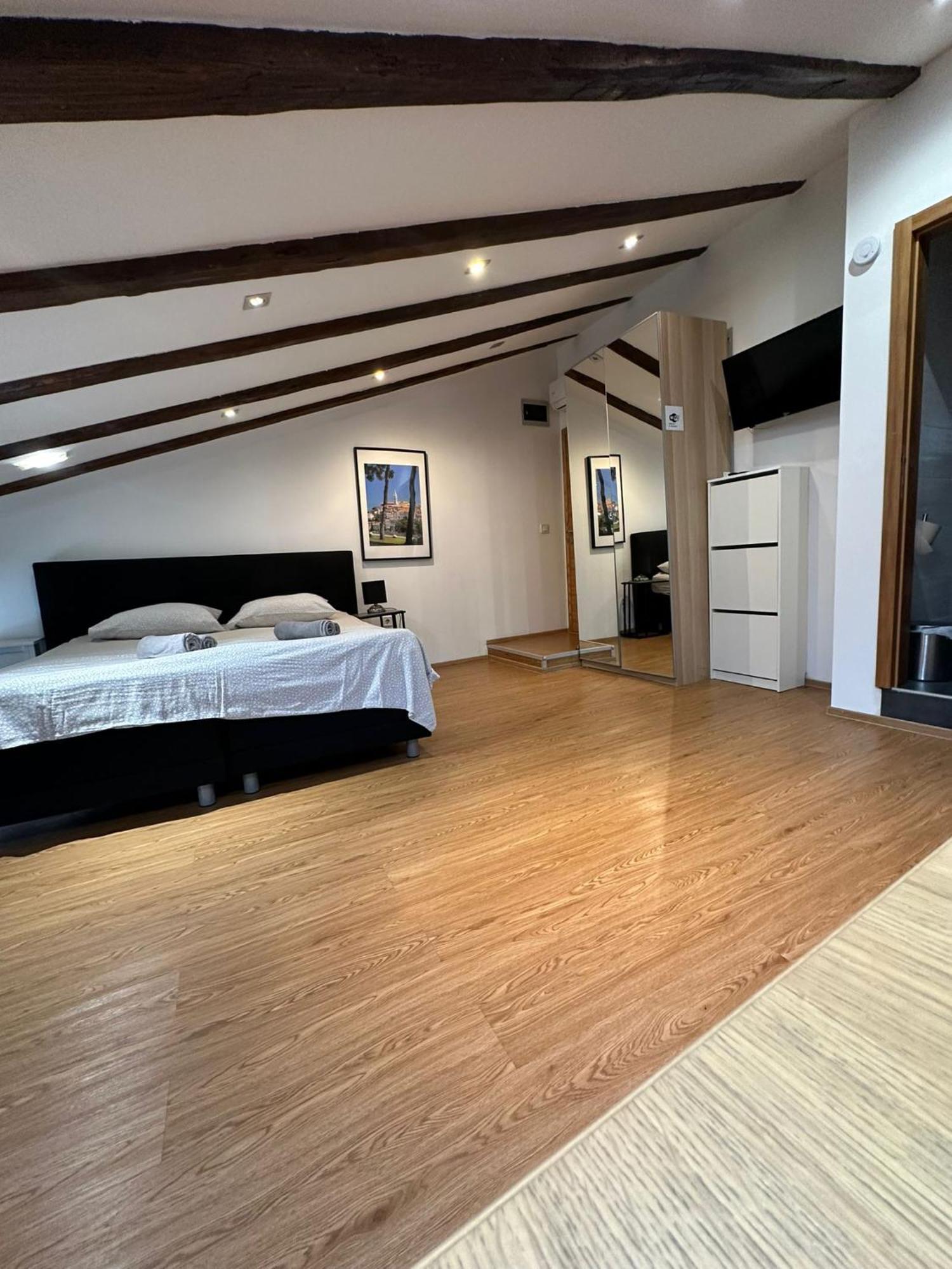 Apartment In The Heart Of Пула Екстериор снимка