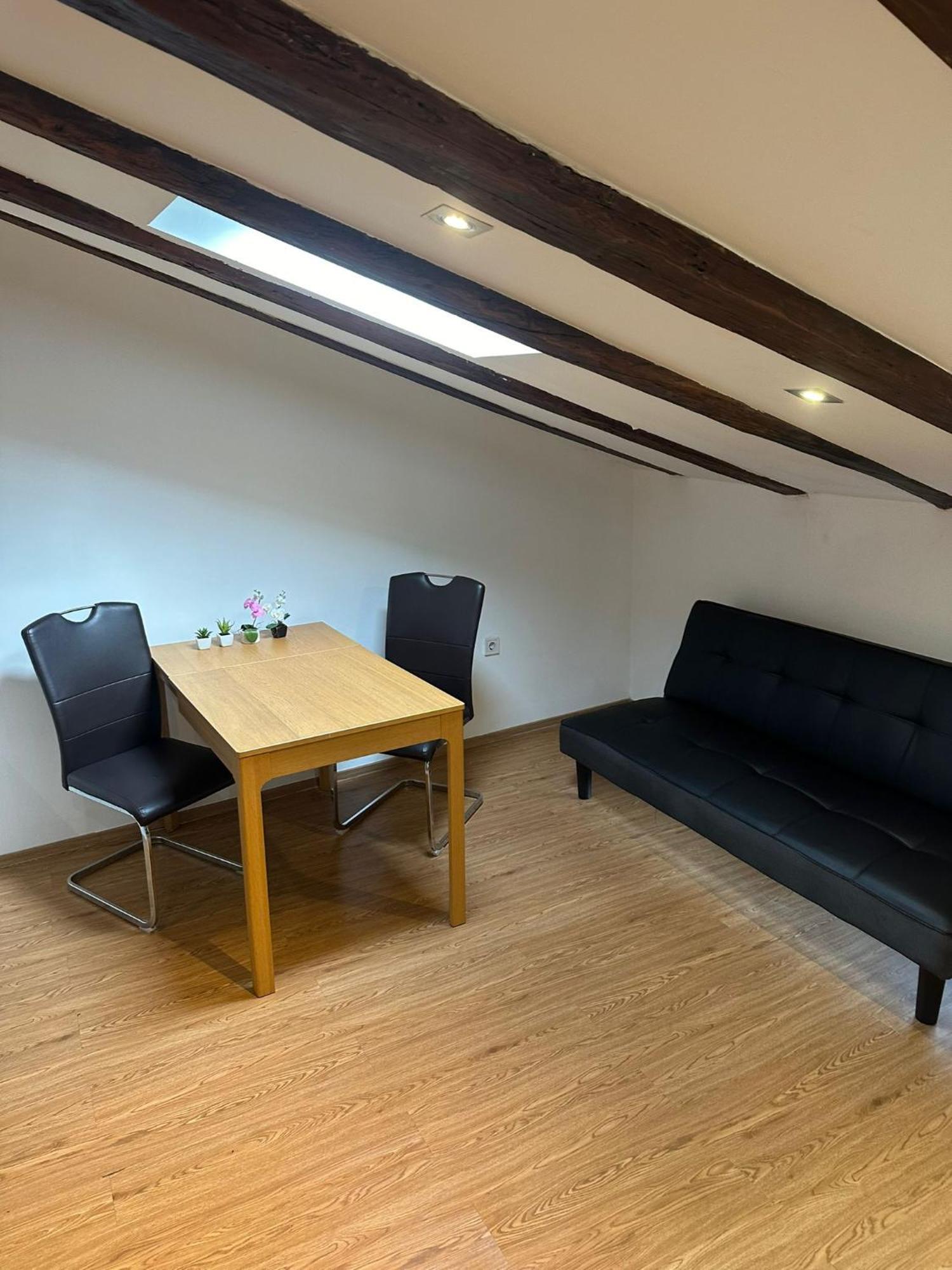 Apartment In The Heart Of Пула Екстериор снимка