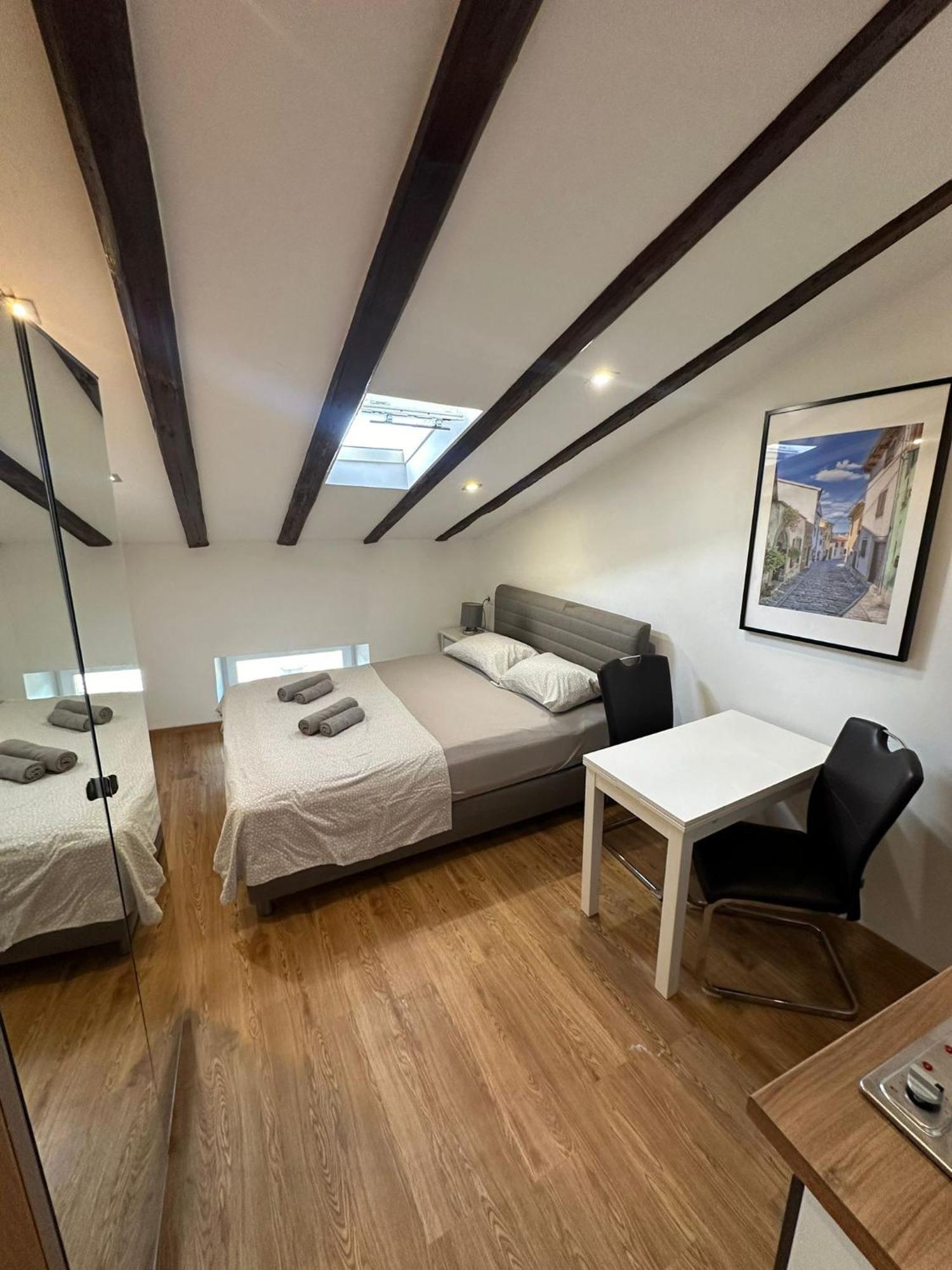 Apartment In The Heart Of Пула Екстериор снимка