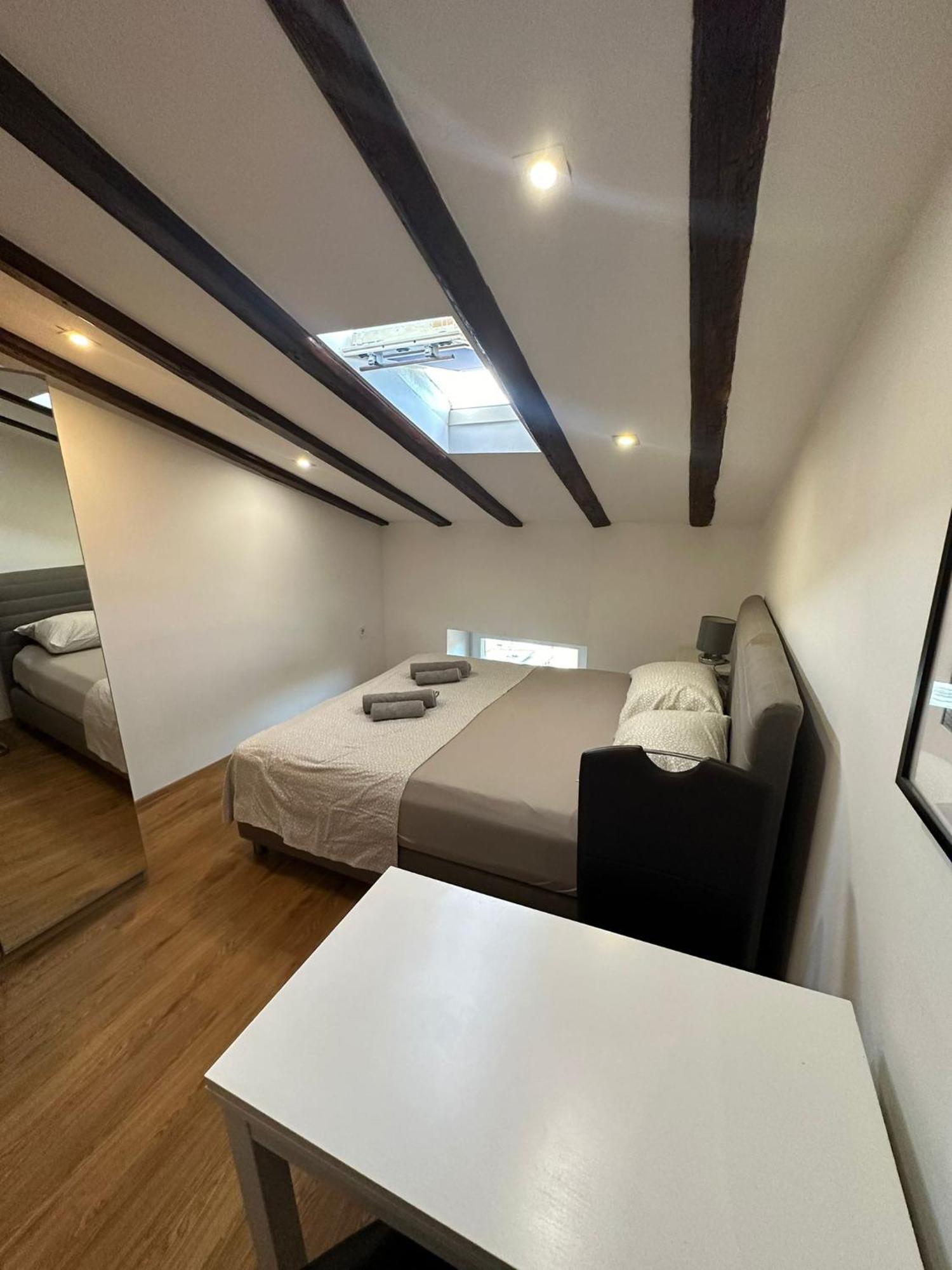 Apartment In The Heart Of Пула Екстериор снимка