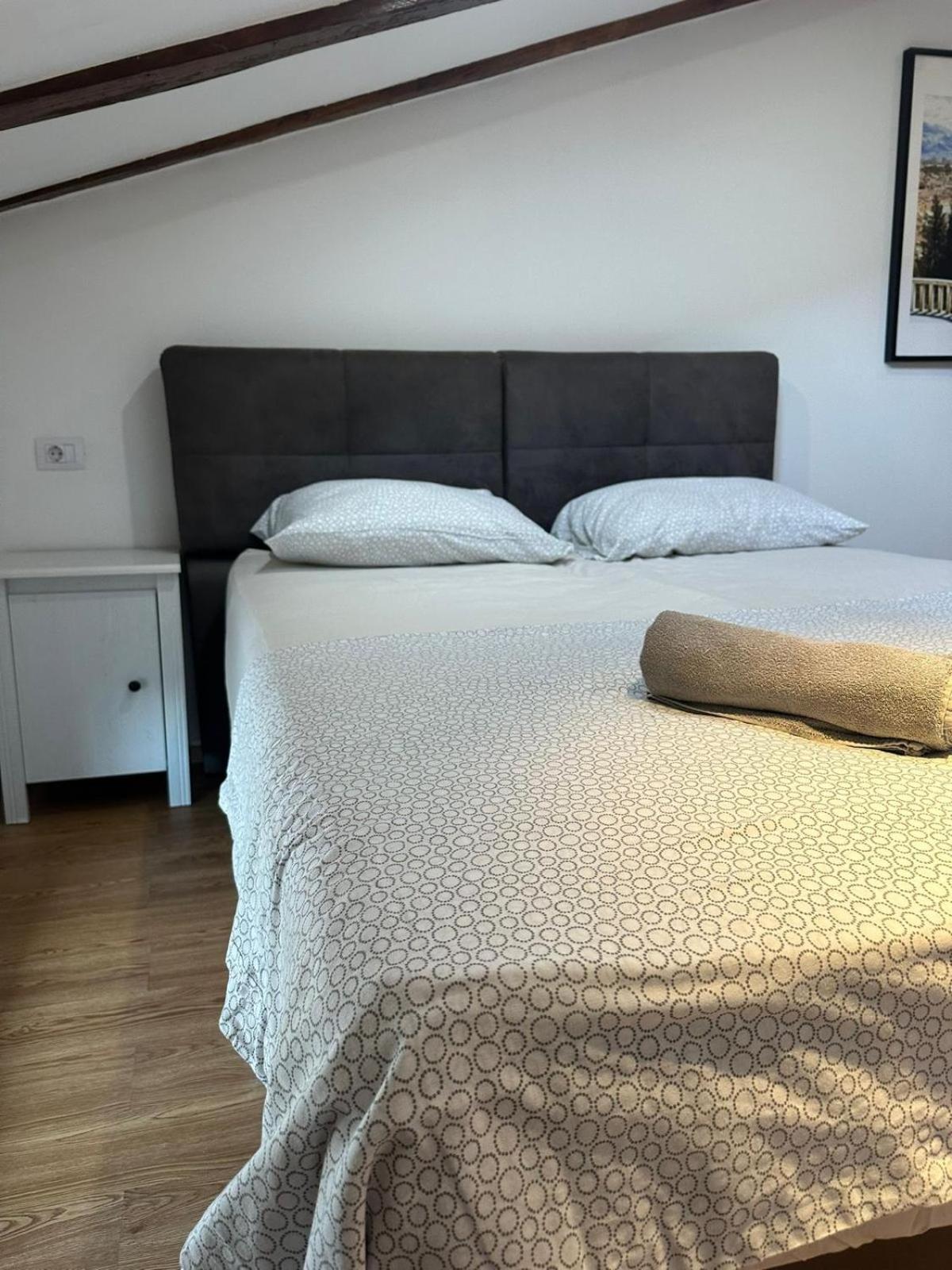 Apartment In The Heart Of Пула Екстериор снимка