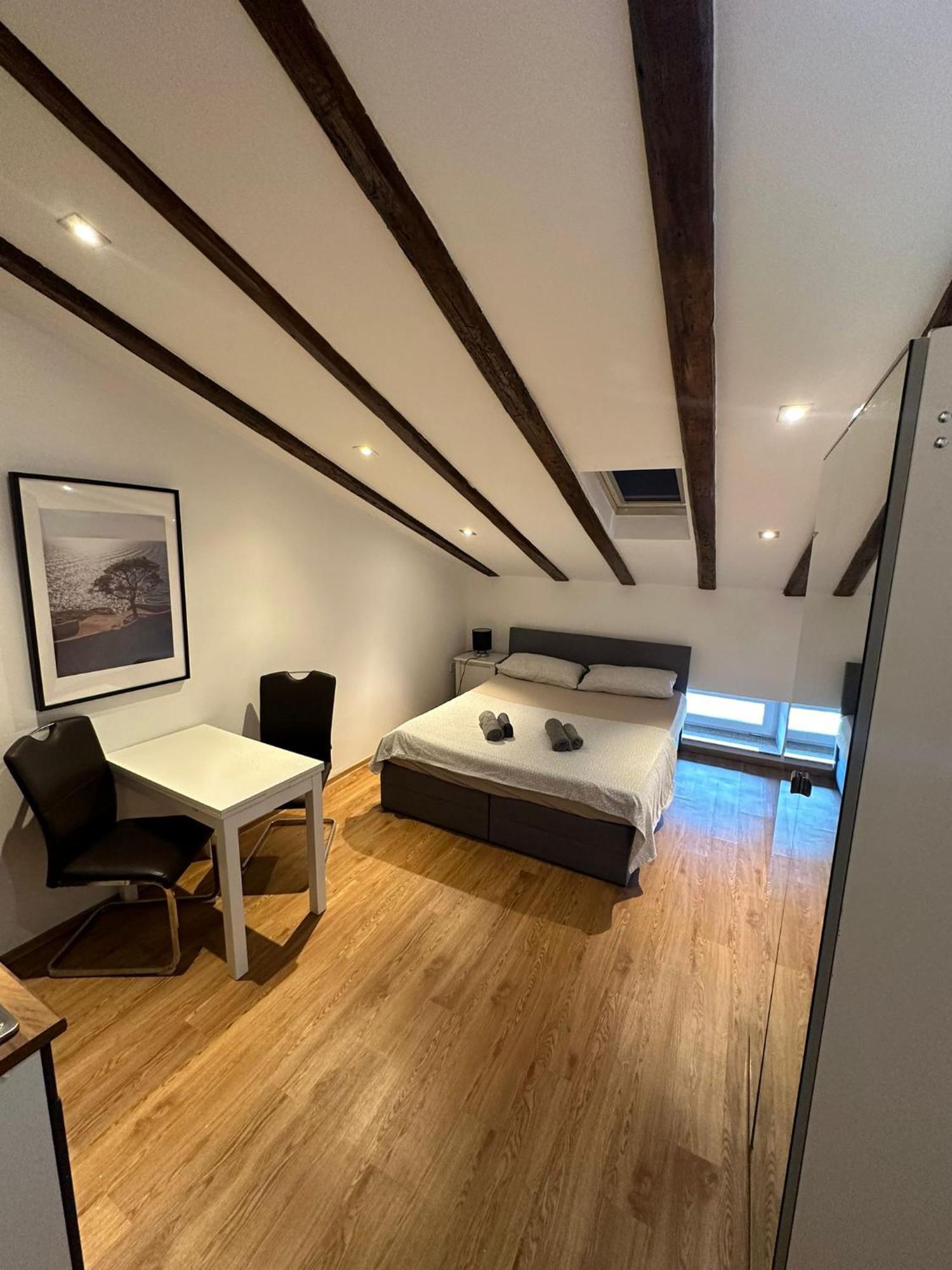 Apartment In The Heart Of Пула Екстериор снимка