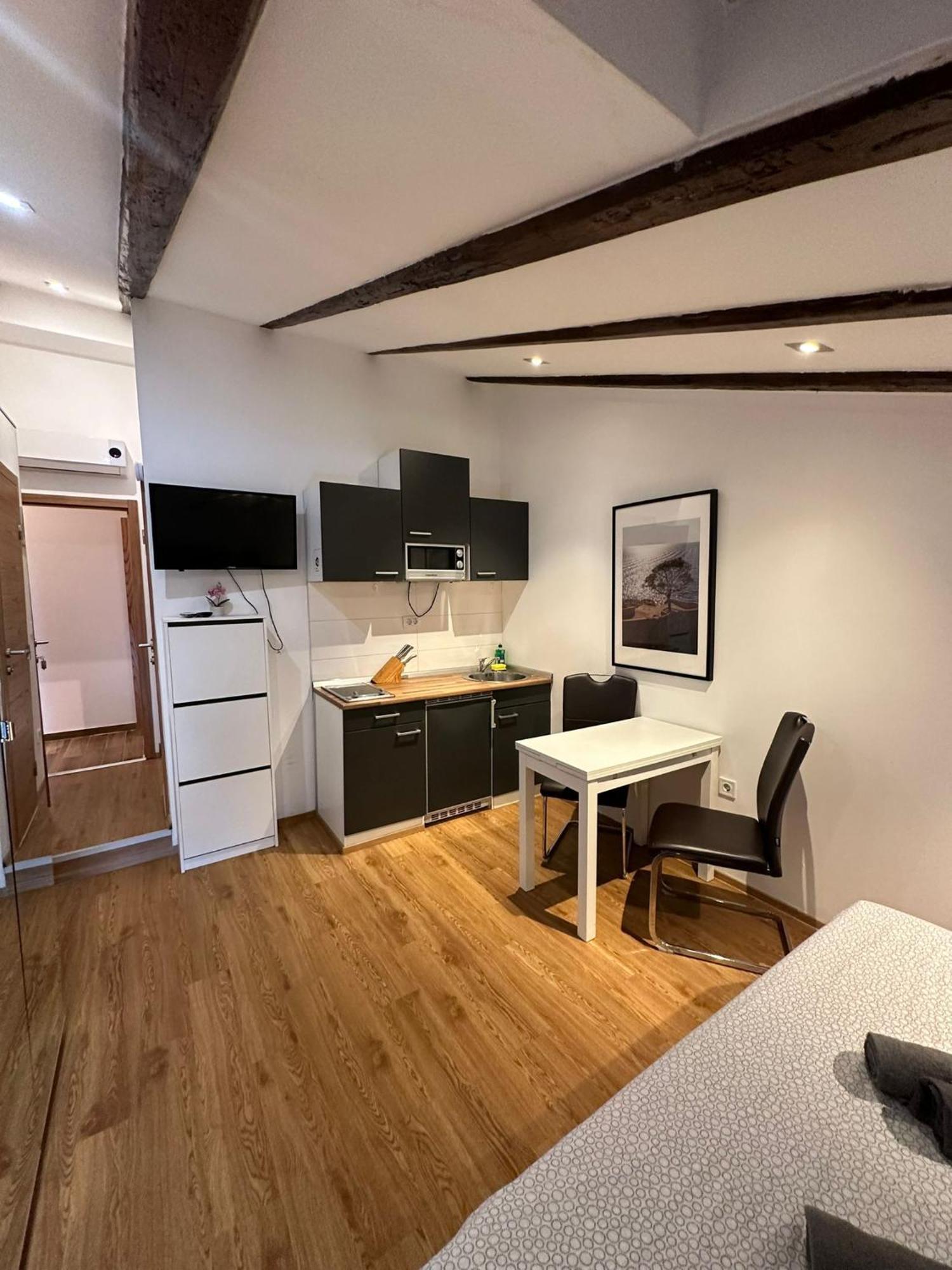 Apartment In The Heart Of Пула Екстериор снимка